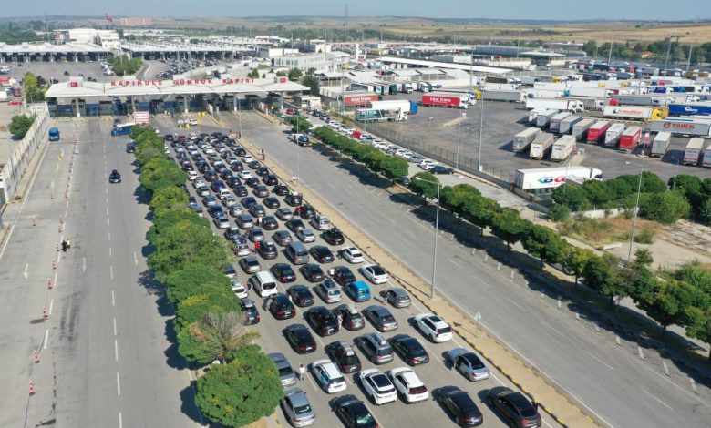 Kapıkule'de gurbetçilerin dönüş yolculuğu sürüyor