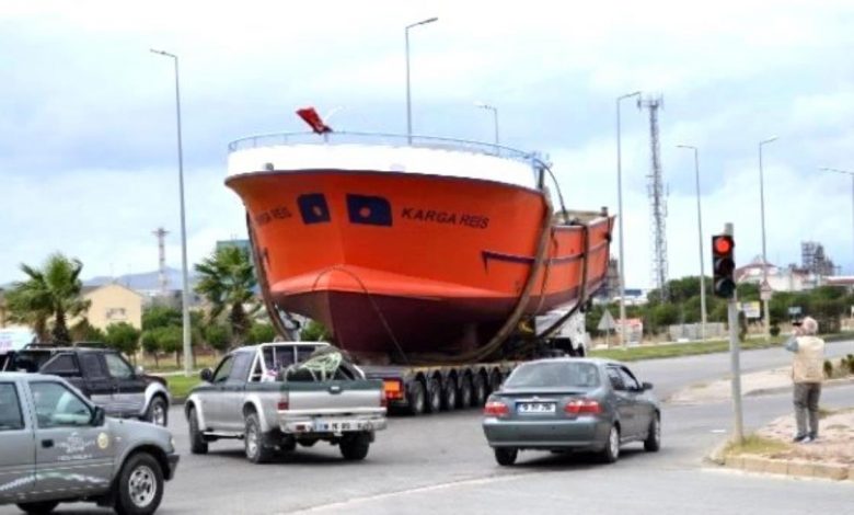 Tekne sahibinden ilginç hareket, tekne karada yürütüldü