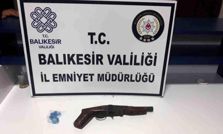Balıkesir'de 'Huzur' operasyonu: 302 şüpheliden 111'i tutuklandı