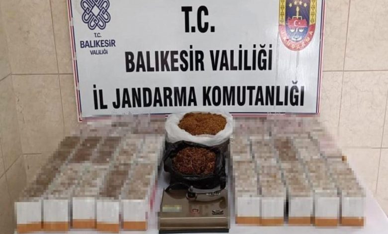 Balıkesir'de jandarmadan kaçak tütün operasyonu: 15 gözaltı