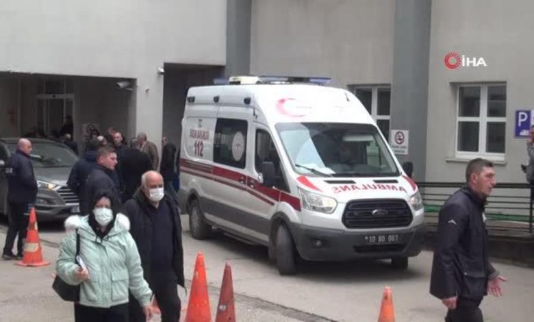 Erdek Belediye Başkanı Burhan Karışık, uğradığı bıçaklı saldırı sonucu yaralandı