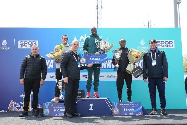 18. İstanbul Yarı Maratonu'nda Kenyalı Daniel Simiu Ebenyo 1. oldu