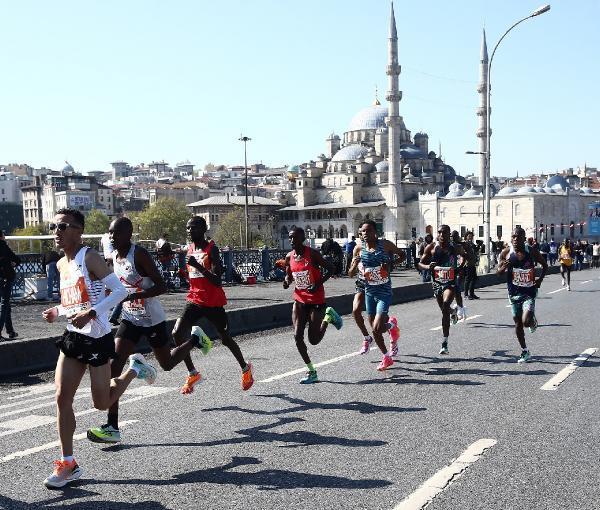 18. İstanbul Yarı Maratonu'nda Kenyalı Daniel Simiu Ebenyo 1. oldu