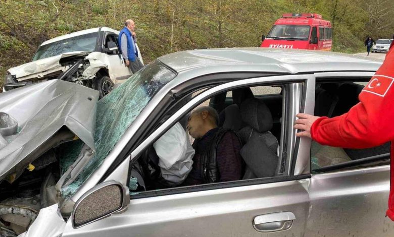 Gönen'de trafik kazasında 1 kişi yaralandı, 1 kişi öldü